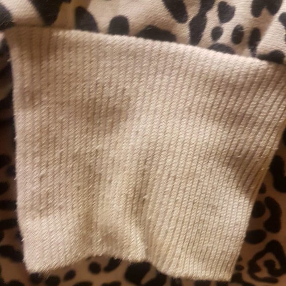 Women Cheetah Print Hoodie - Picture 6 of 6